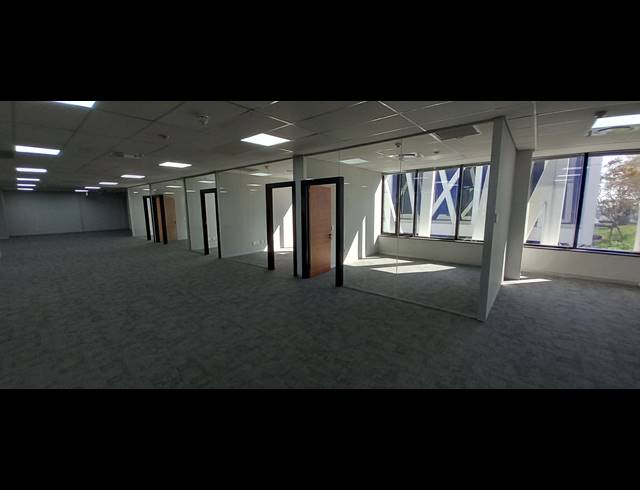 412M² OFFICE TO LET IN BRYANSTON